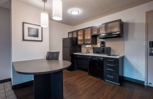 Fossil Creek Hotel | Sonesta Simply Suites Fort Worth