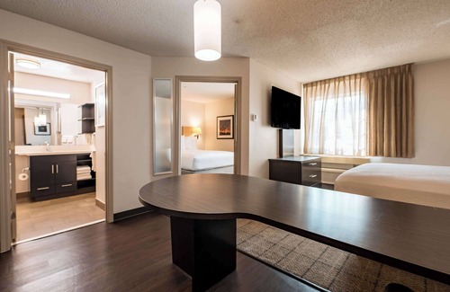 Fossil Creek Hotel | Sonesta Simply Suites Fort Worth