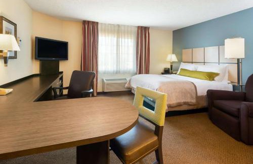 Wichita Hotel | Sonesta Simply Suites Wichita Airport