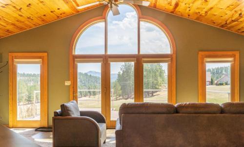 Hill City House | Song Bird Hill