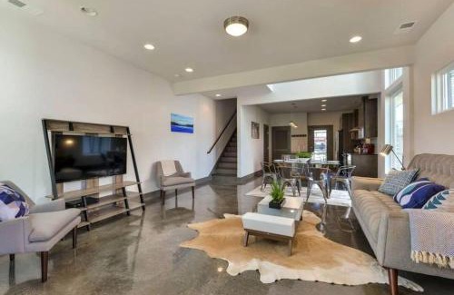 Chestnut Hill House | Songbird Suite A