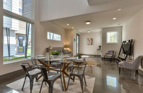 Chestnut Hill House | Songbird Suite A