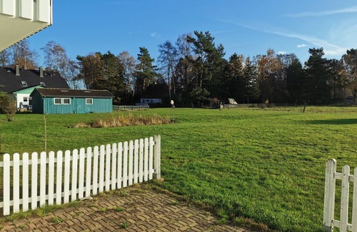 Ostseebad Prerow Apartment | Sonnige Erholung: 48 qm Ferienwohnung mit 2 Zimmern und Großer Südterrasse