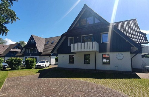 Ostseebad Prerow Apartment | Sonnige Erholung: 48 qm Ferienwohnung mit 2 Zimmern und Großer Südterrasse