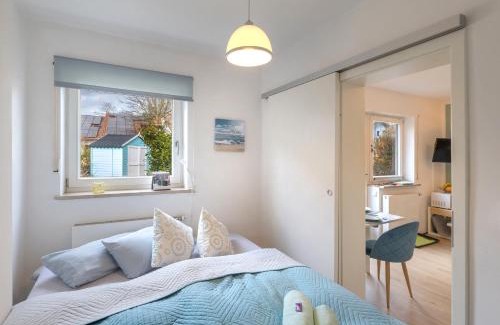 Munchen District Apartment | Sonnige, ruhige Gartenwohnung mit Terrasse u. Garten