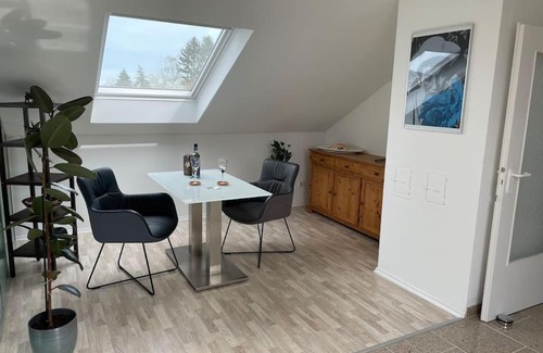 Sankt Augustin Apartment | Sonniges Wohlfühl-Appartment in zentraler Lage