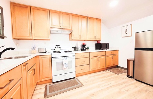 Bodega Bay Apartment | Sonoma Coast Retreat Unit A - Charming Studio With Full Kitchen in Bodega Bay