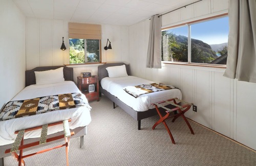 Jenner House | Sonoma Coast River Retreat for 4