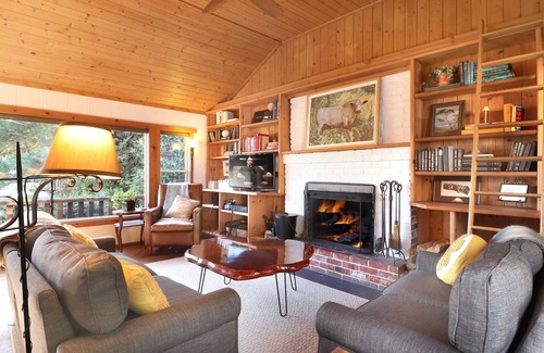 Jenner House | Sonoma Coast River Retreat for 6 (Whole House)