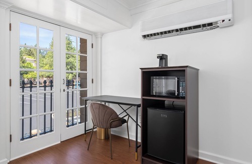 Santa Rosa Apartment | Sonoma Valley Private Suite at Historic Stonehouse