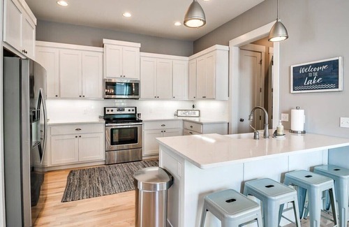 Eufaula House | Sons & Sunshine close to Tower Court Pool!