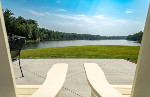 Hot Springs Village House | Soothe Your Soul Lakeside on Beautiful Lake Balboa