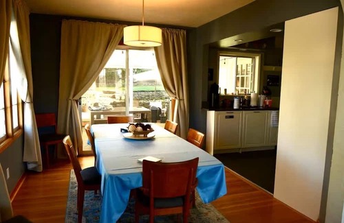Mount Tabor House | Soothing 2-bedroom house with AC in SE Portland.
