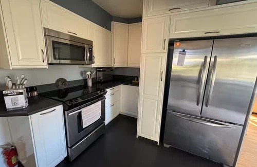 Mount Tabor House | Soothing 2-bedroom house with AC in SE Portland.