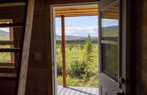 Healy Cabin | Soothing dry cabin at 8 miles out Stampede Road.