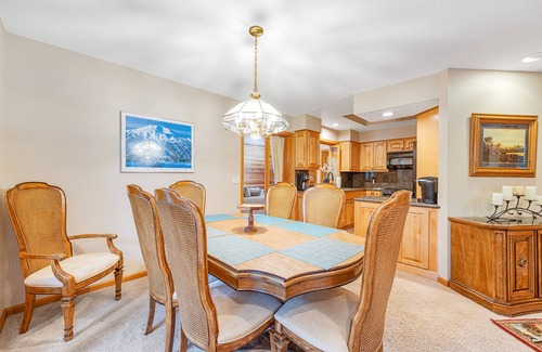 Deer Park House | Soothing home with hot tub, pool, tennis court, gas grill, deck, & full kitchen