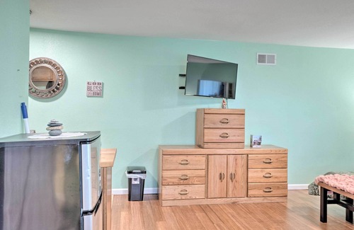 Smith River Apartment | Soothing Studio w/Lush Views: 2 Mi to Beach!