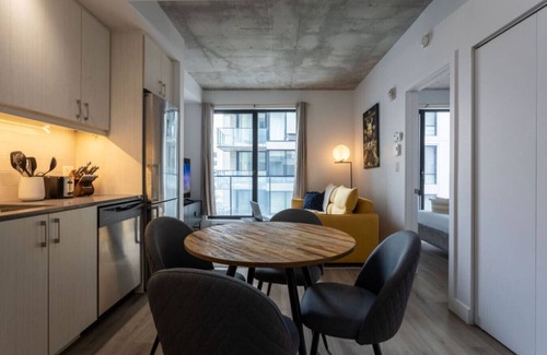 Cite Multimedia Apartment | Sophisticated 1BR Escape | Charm in Old Port