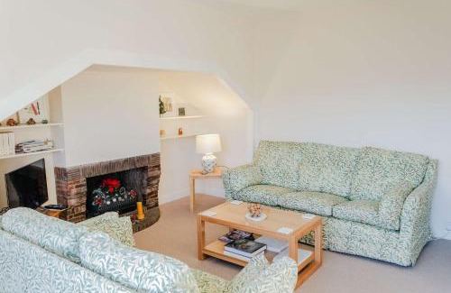 West End Apartment | Sophisticated Edinburgh Apartment in City Centre