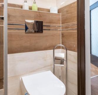 Oborishte Apartment | Sophisticated Gem with Private parking