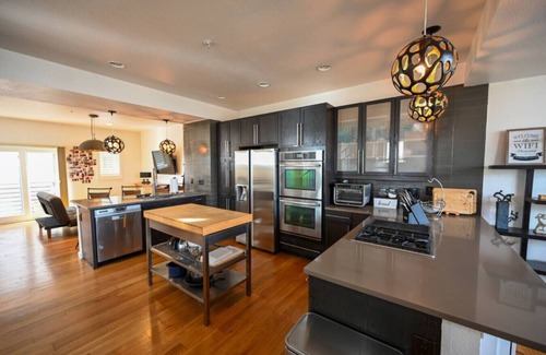 Belmar House | Sophisticated Home in Belmar’s Exclusive Community