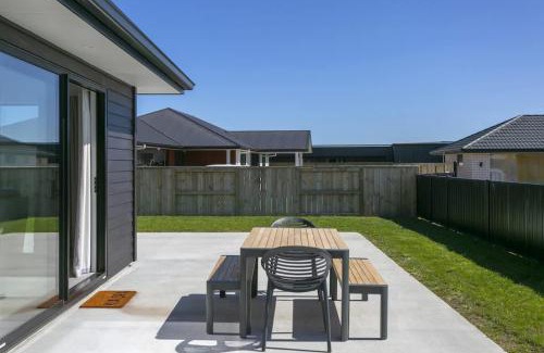 Wharewaka House | Sophistication Meets Relaxation