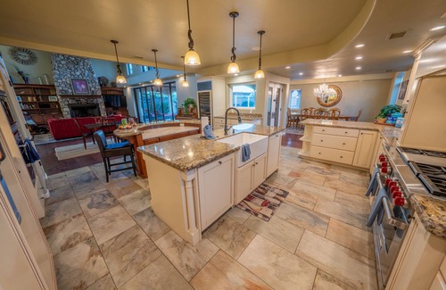 Cornville House | Sorelle Vineyard ~ Spectacular Estate
