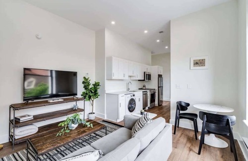 Center City East Apartment | Sosuite | 1BR Apt w W/D, Gym, Lounge, Park View