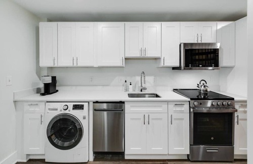 Center City East Apartment | Sosuite | 1BR Loft w W/D, Gym, Lounge