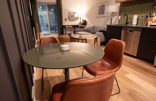 Fishtown Apartment | Sosuite 2BR Apt w Patio W D Sofabed