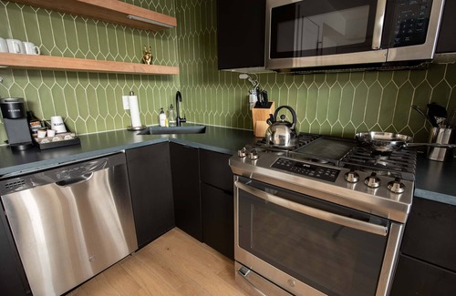 Fishtown Apartment | Sosuite 2BR Apt w W D Newly Renovated