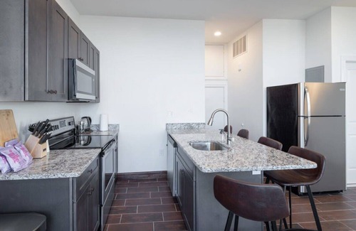 West Poplar Apartment | Sosuite | 2BR Penthouse w Balcony, W/D, Gym