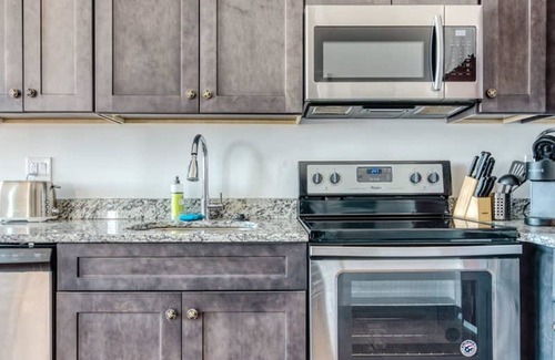 West Poplar Apartment | Sosuite 2BR Penthouse w Balcony W D Gym