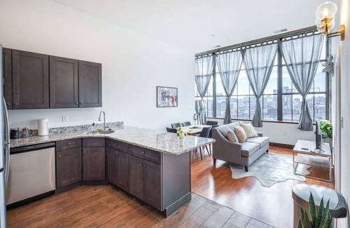 West Poplar Apartment | Sosuite 2BR Penthouse w W D Gym On-site Bar