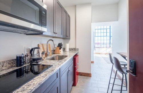 West Poplar Apartment | Sosuite at Independence Lofts - Callowhill