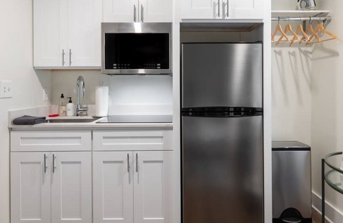 Center City East Apartment | Sosuite Micro Studio w Shared W D Gym Lounge