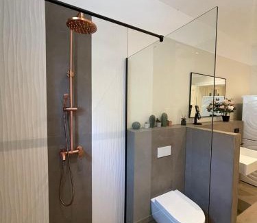Neulindenau Apartment | Soul-Apartment Terrasse Privat-Parkplatz Boxspringbett 55Zoll TV WLAN