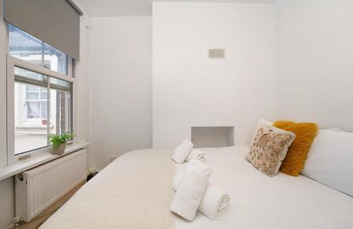 Coldharbour Apartment | Soul of Brixton Stylish Flat for 4