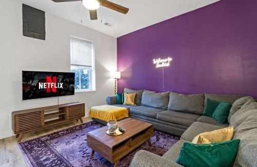 Soulard Apartment | Soulard 4 Bedroom Retreat Near Downtown with Patio and Parking