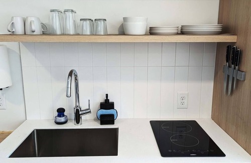 Edgehill Apartment | Sound Engineer's Suite: Luxe Music Row Stay!