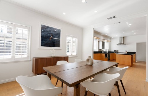 Mid-Wilshire House | Sound Stage by Colby & Conrad