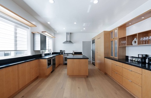 Mid-Wilshire House | Sound Stage by Colby & Conrad