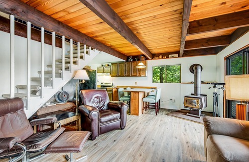 Shelton House | Soundfront Home w/3 Decks, Kayaks, Shared Dock & Water Views - 2 Dogs OK