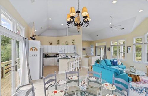 Monteray Shores House | Soundside Corolla retreat, located in the luxurious community of Monteray Shores