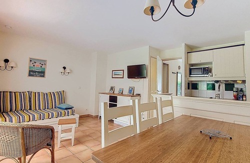 Soustons Apartment | SOUSTONS PLAGE - Two-room apartment in a residence with swimming pool near the golf course.