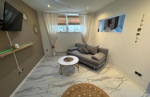 Freilassing Apartment | Souterrain BOHO Loft Pearl