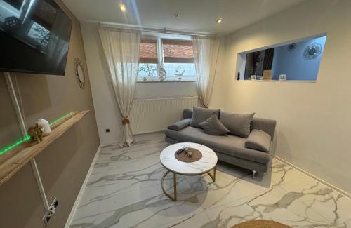 Freilassing Apartment | Souterrain BOHO Loft Pearl