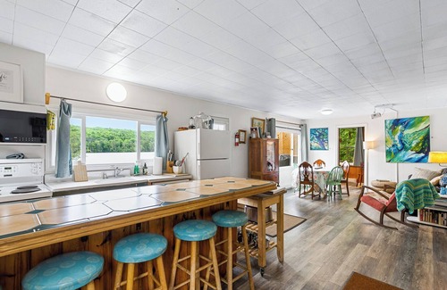Harcourt Cottage | South Algonquin Lakefront 2 Bedroom Cottage on Walking/ATV/Snowmobile Trail