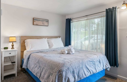East Jordan Hotel | South Arm Retreats Standard Room 5