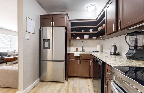 Austin House | South Austin home with cozy living room, WIFI, patio, backyard & dog-friendly